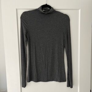 Babaton by Aritizia Mockneck long sleeve top